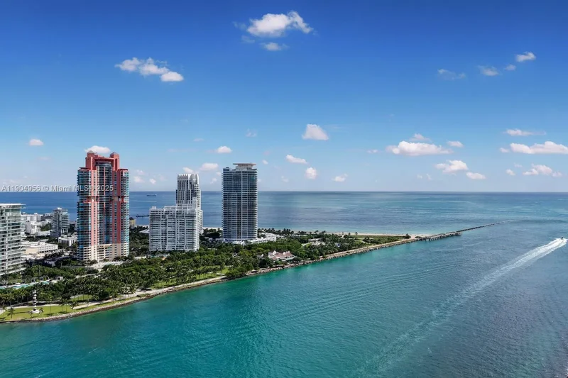 300 S Pointe Dr 1603, Miami Beach, Florida, United States. - Photo 11