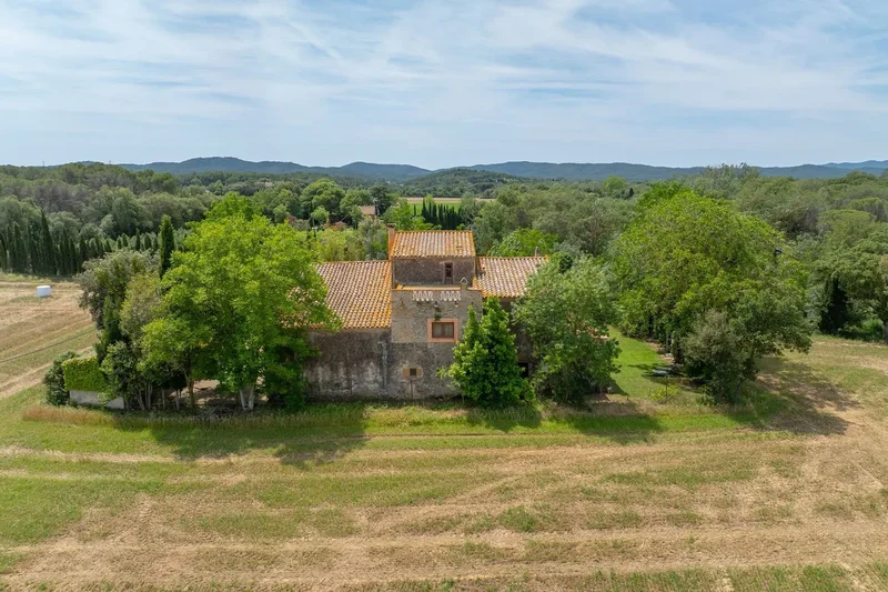 A las afueras, Pals, Catalonia, Spain. - Photo 37