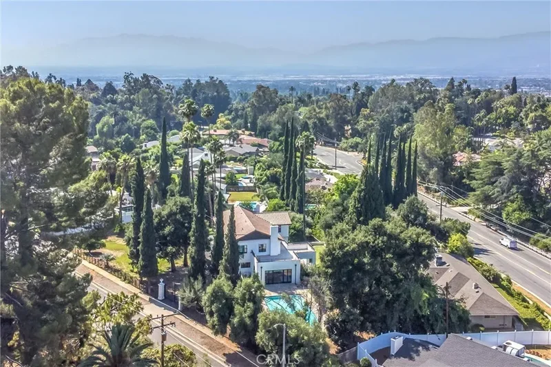 24 W Hilton, Redlands, CA 92373, Redlands, California, United States. - Photo 72