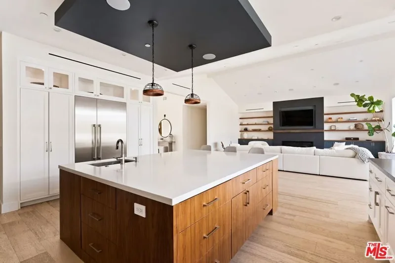 19739 Henshaw Street, Los Angeles, California, United States. - Photo 12