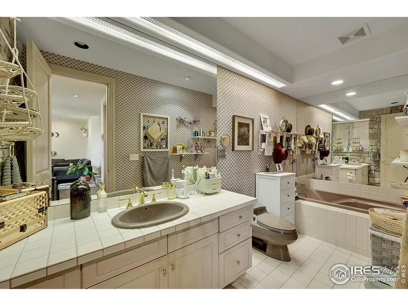 1682 Montane Dr E, Golden, CO 80401, Golden, Colorado, United States. - Photo 27