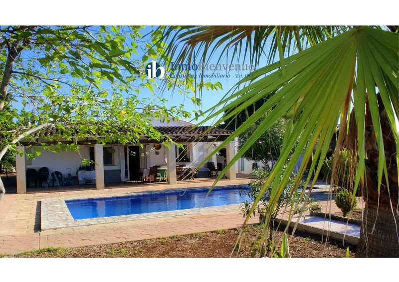 Charming Country Property in Establiments