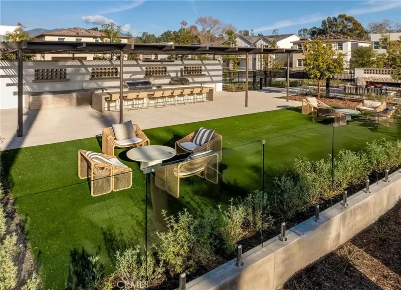 101 Red Oak, Lake Forest, California, United States. - Photo 52