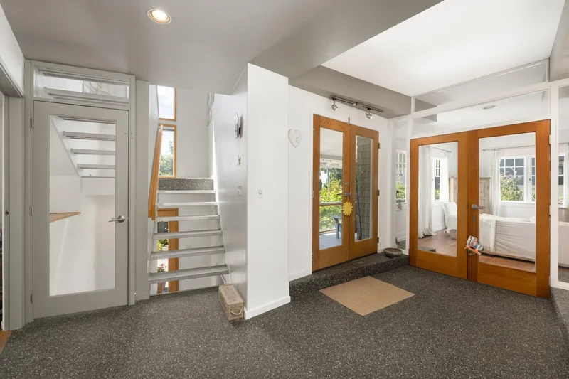 2433 Mathers Avenue, West Vancouver, British Columbia, Canada. - Photo 36