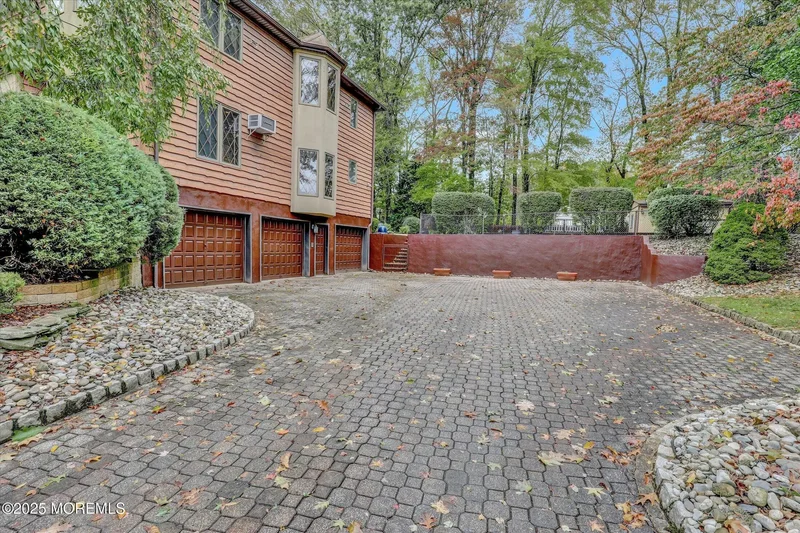 17 Emerald Drive, Marlboro Township, New Jersey, United States. - Photo 67