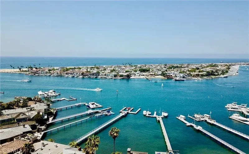 2741 Bungalow Place, Newport Beach, California, United States. - Photo 28