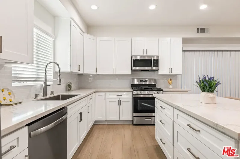 16233 Parthenia Street, Los Angeles, California, United States. - Photo 25