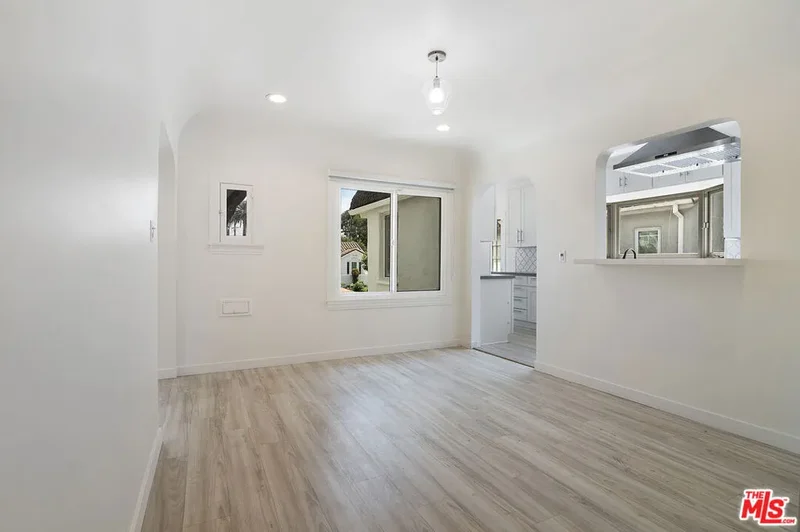 1543 S Crest Drive, Los Angeles, California, United States. - Photo 5