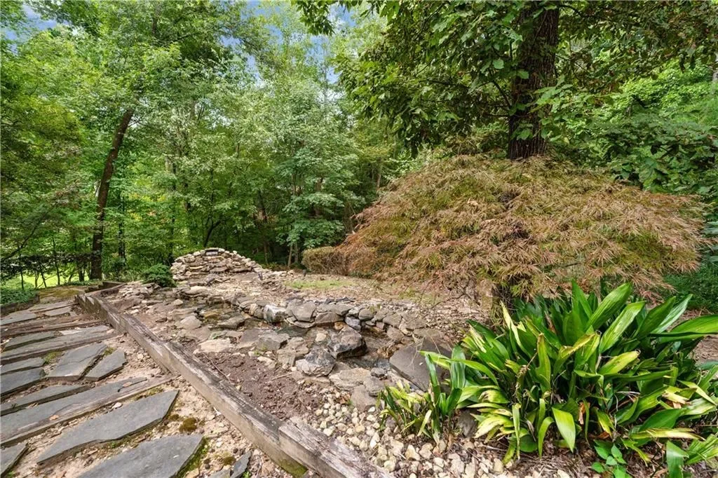 7300 Chattahoochee Bluff Drive, Atlanta, Georgia, United States. - Photo 16