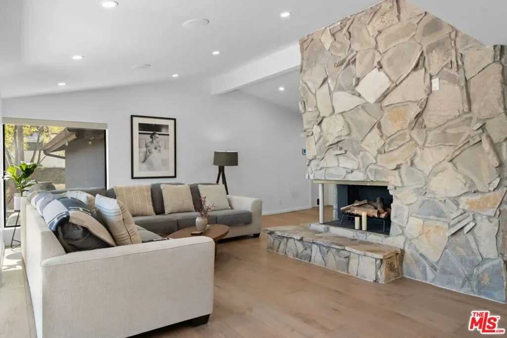 22261 Ybarra Road, Los Angeles, California, United States. - Photo 17
