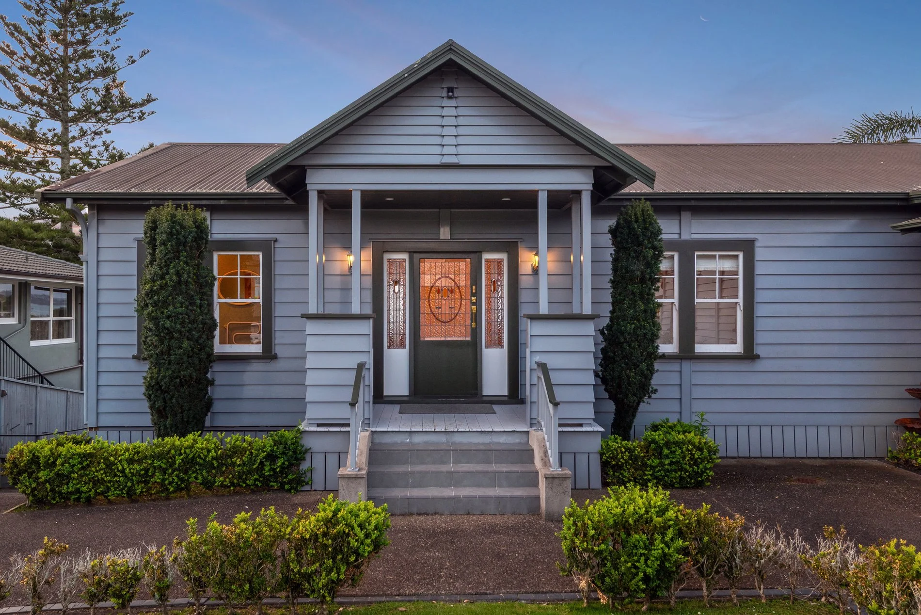 Exterior photo 4