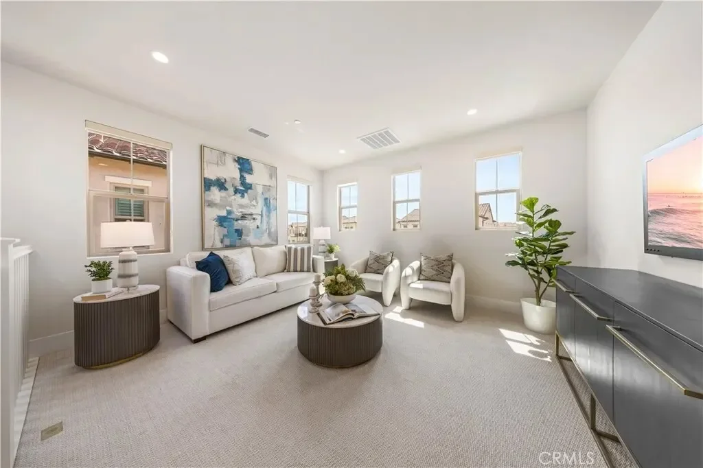 122 Mossvine, Irvine, California, United States. - Photo 28