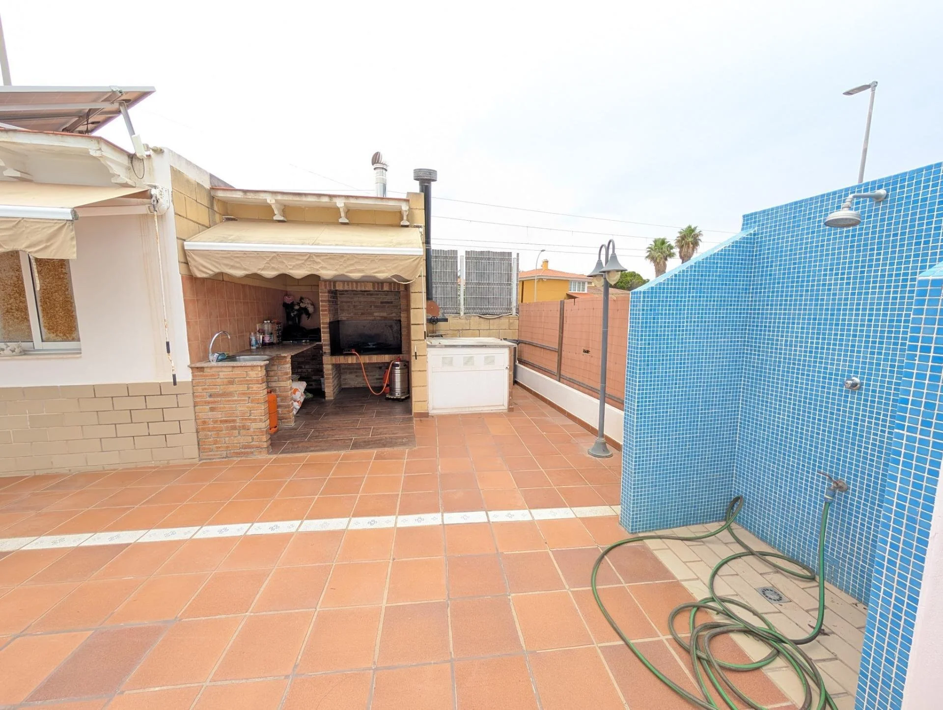 Exterior photo 9
