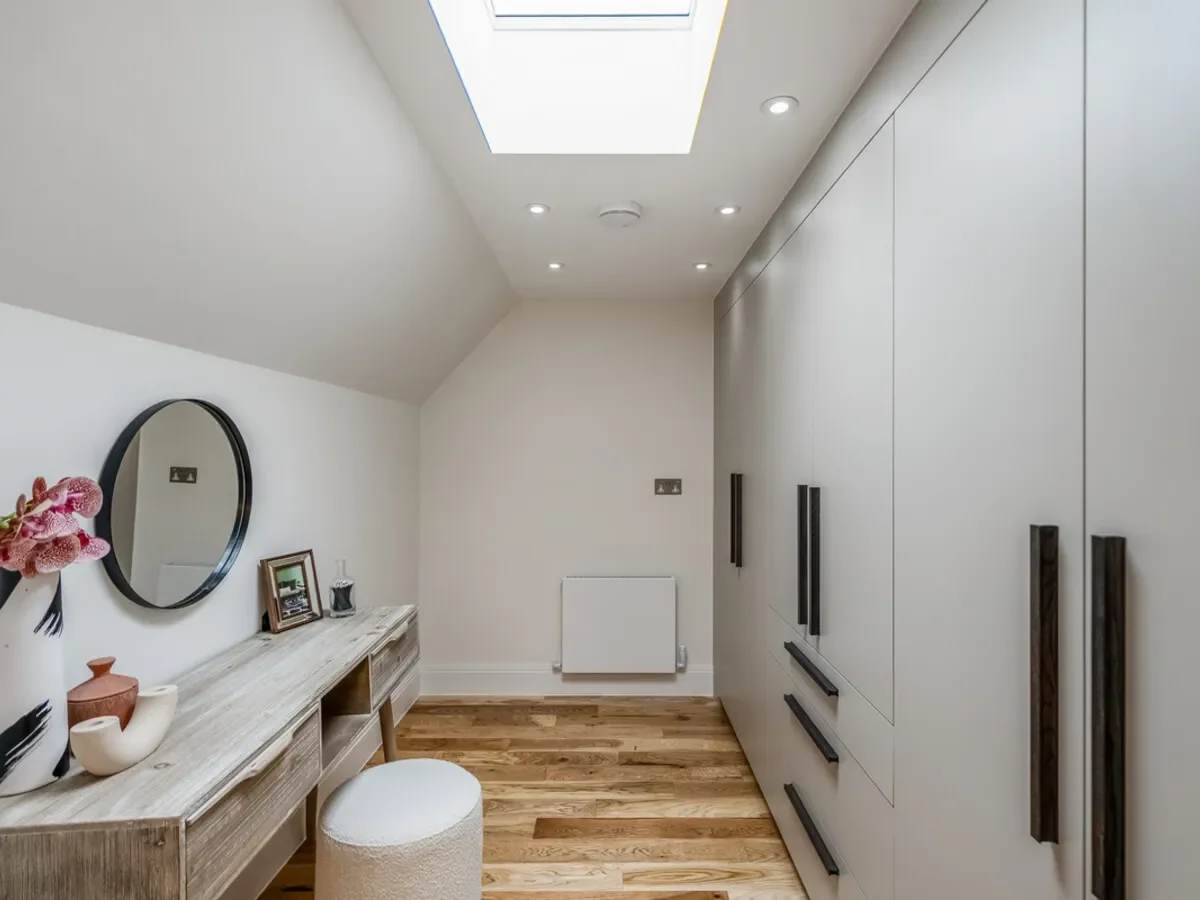 Cadogan Lane, London, SW1X, London, England, United Kingdom. - Photo 4