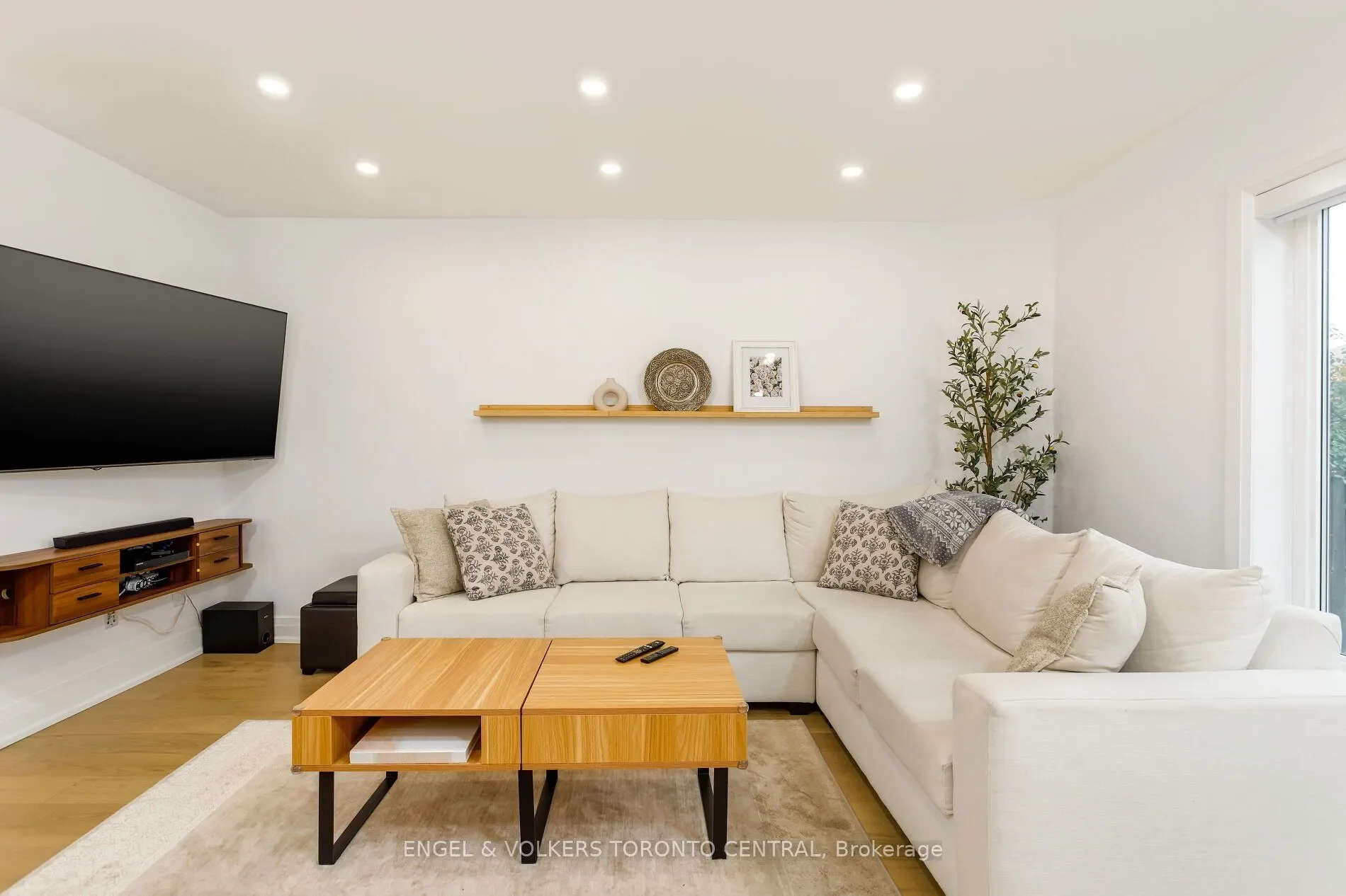 Gallery photo 9