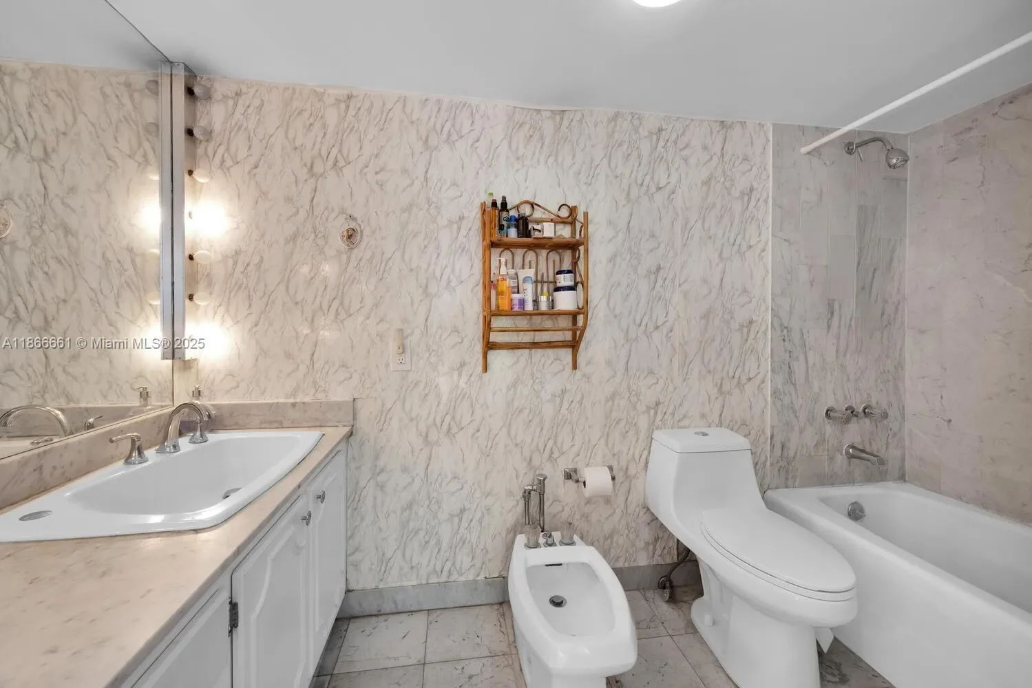 265 Grapetree Dr 110, Key Biscayne, Florida, United States. - Photo 18