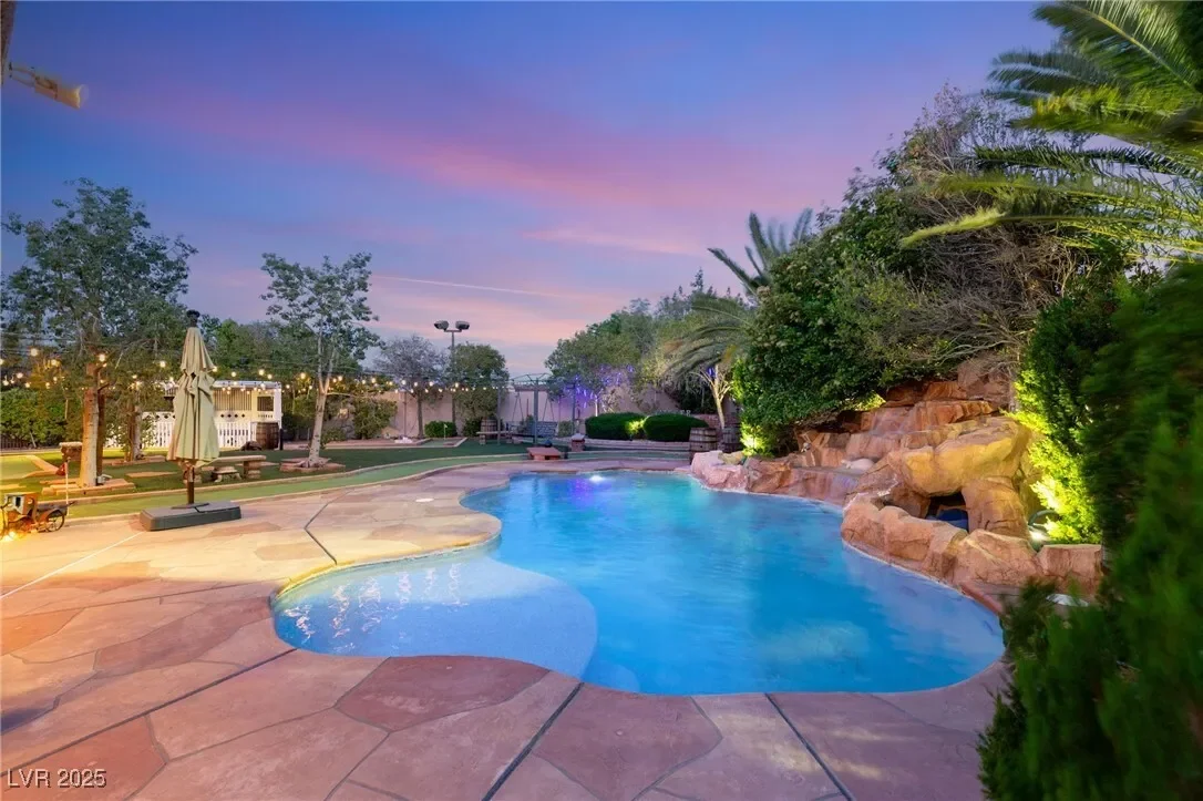 8275 W Craig Road, Las Vegas, Nevada, United States. - Photo 43