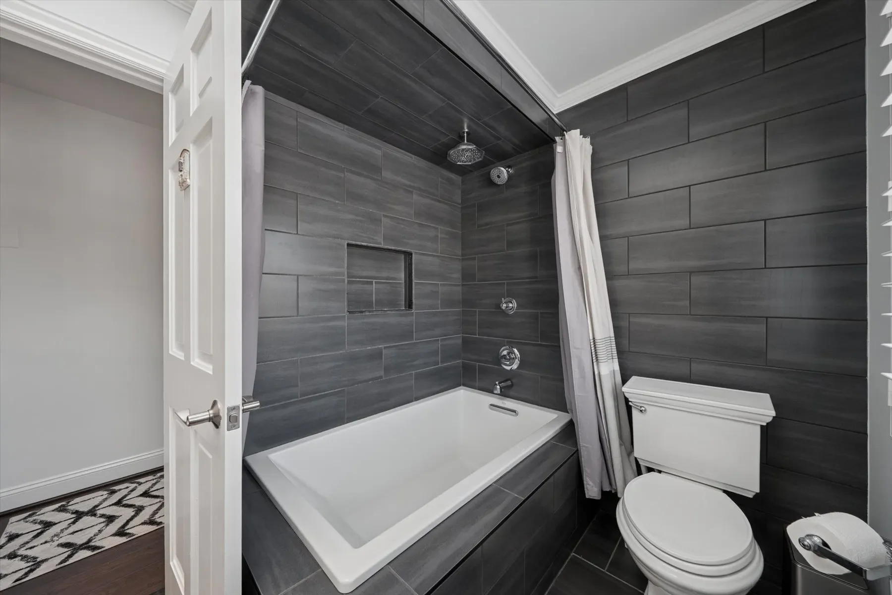 1926 Hickory Bark Lane, Bloomfield Hills, MI 48304, Bloomfield Hills, Michigan, United States. - Photo 6