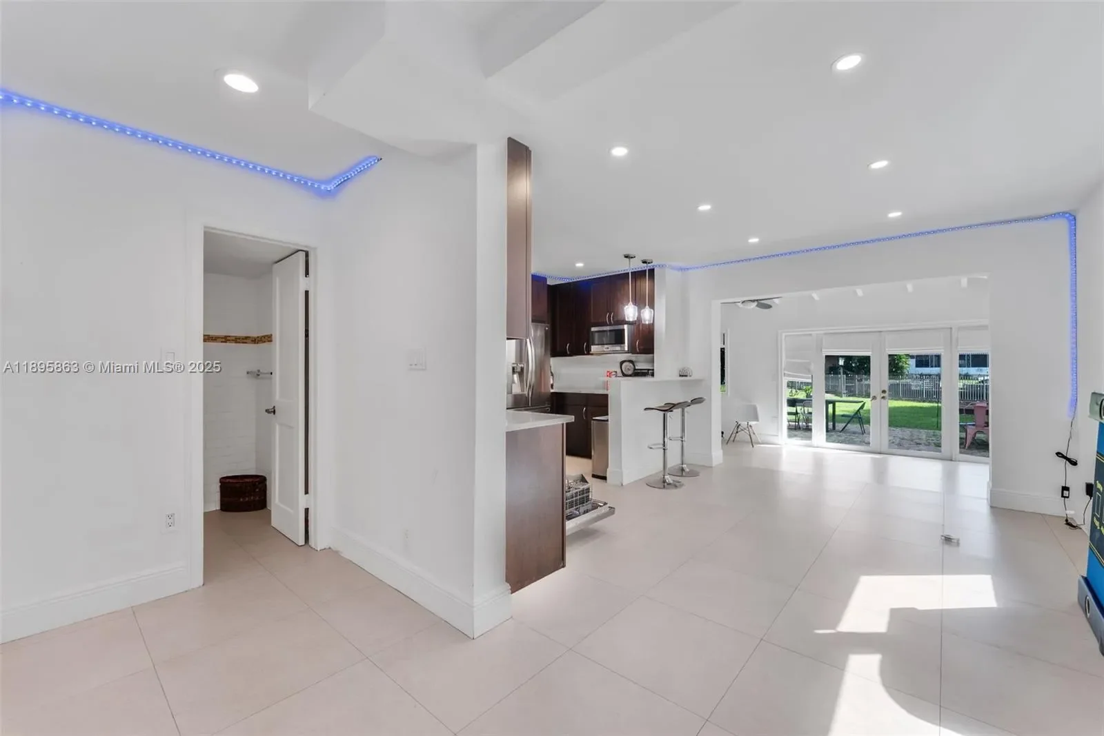 4801 University Dr, Coral Gables, Florida, United States. - Photo 35
