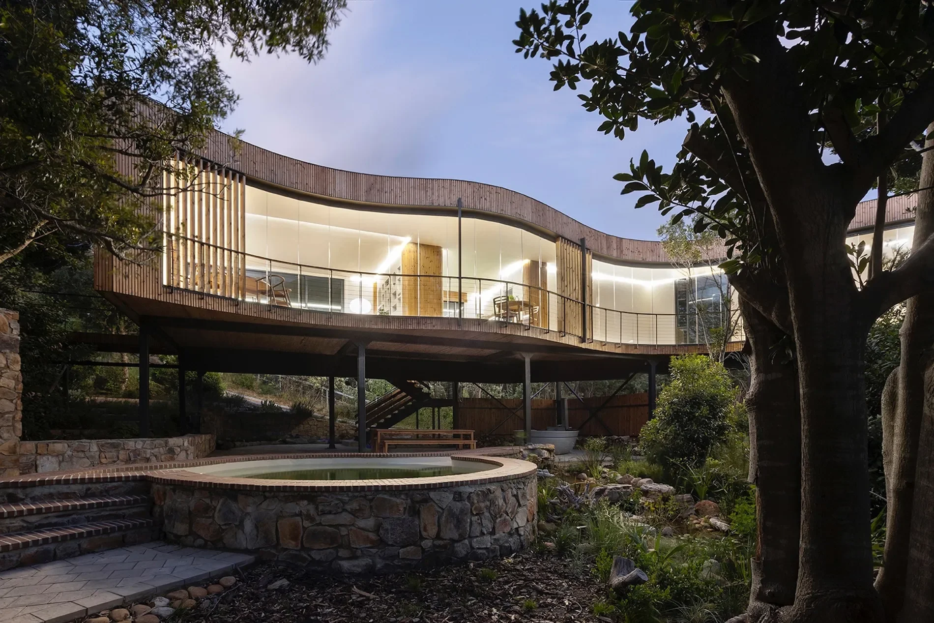 Exterior photo 1