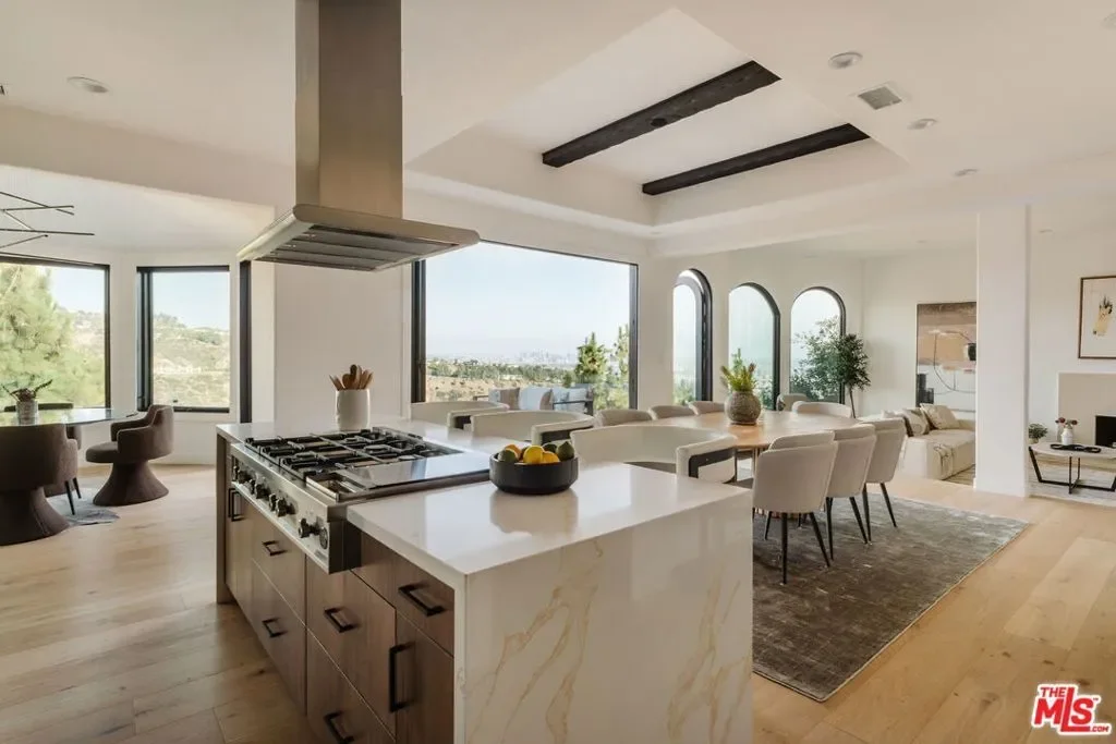 1648 Summitridge Drive, Beverly Hills, California, United States. - Photo 33