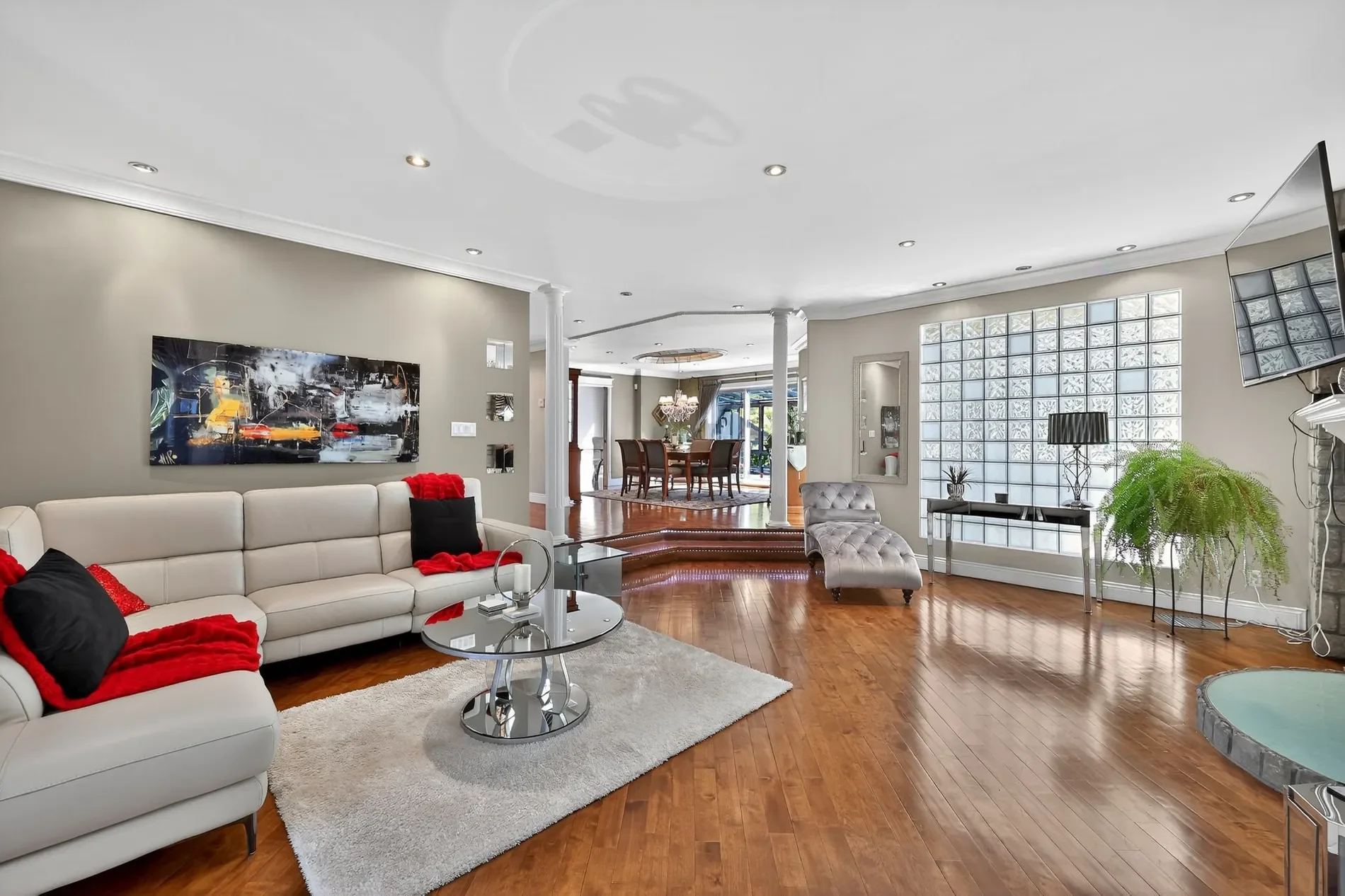 Gallery photo 1