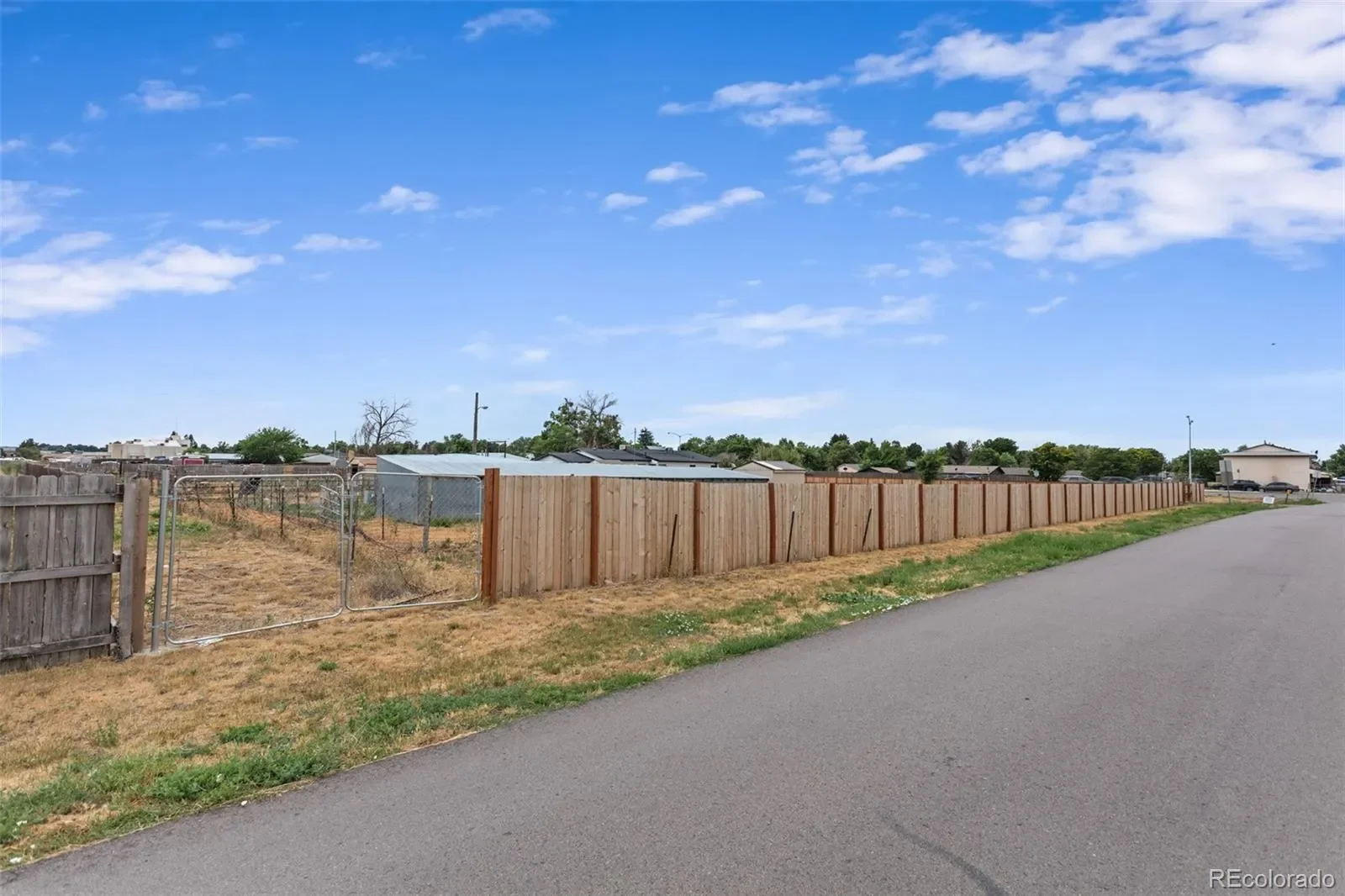 Single Family Residence in Aurora