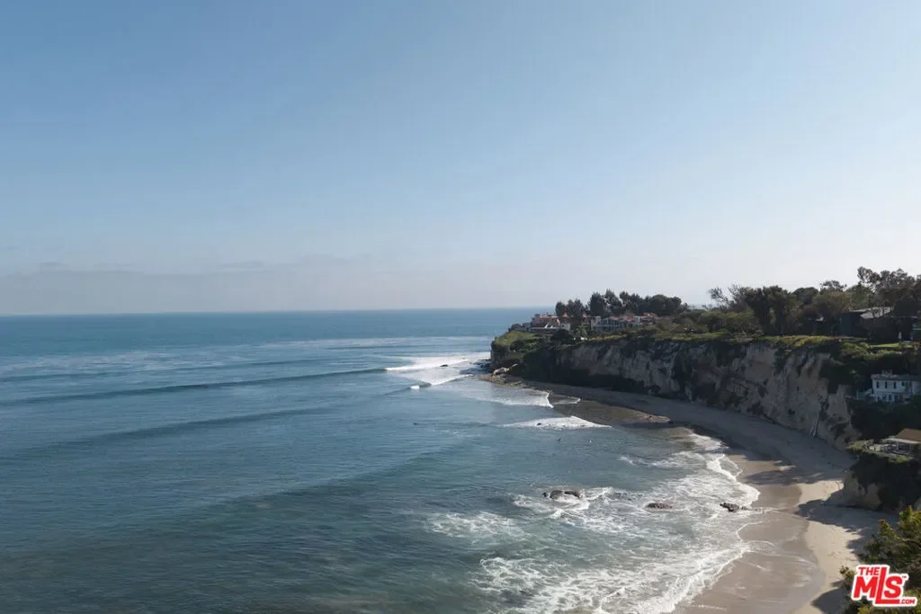 6962 Wildlife Road, Malibu, California, United States. - Photo 19