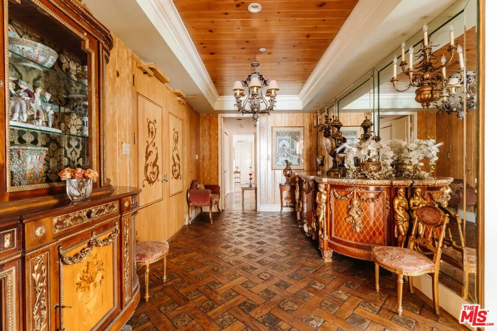 10601 Wilshire Boulevard 303, Los Angeles, California, United States. - Photo 24