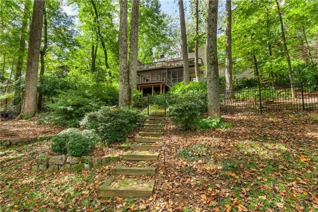 Exterior photo 10