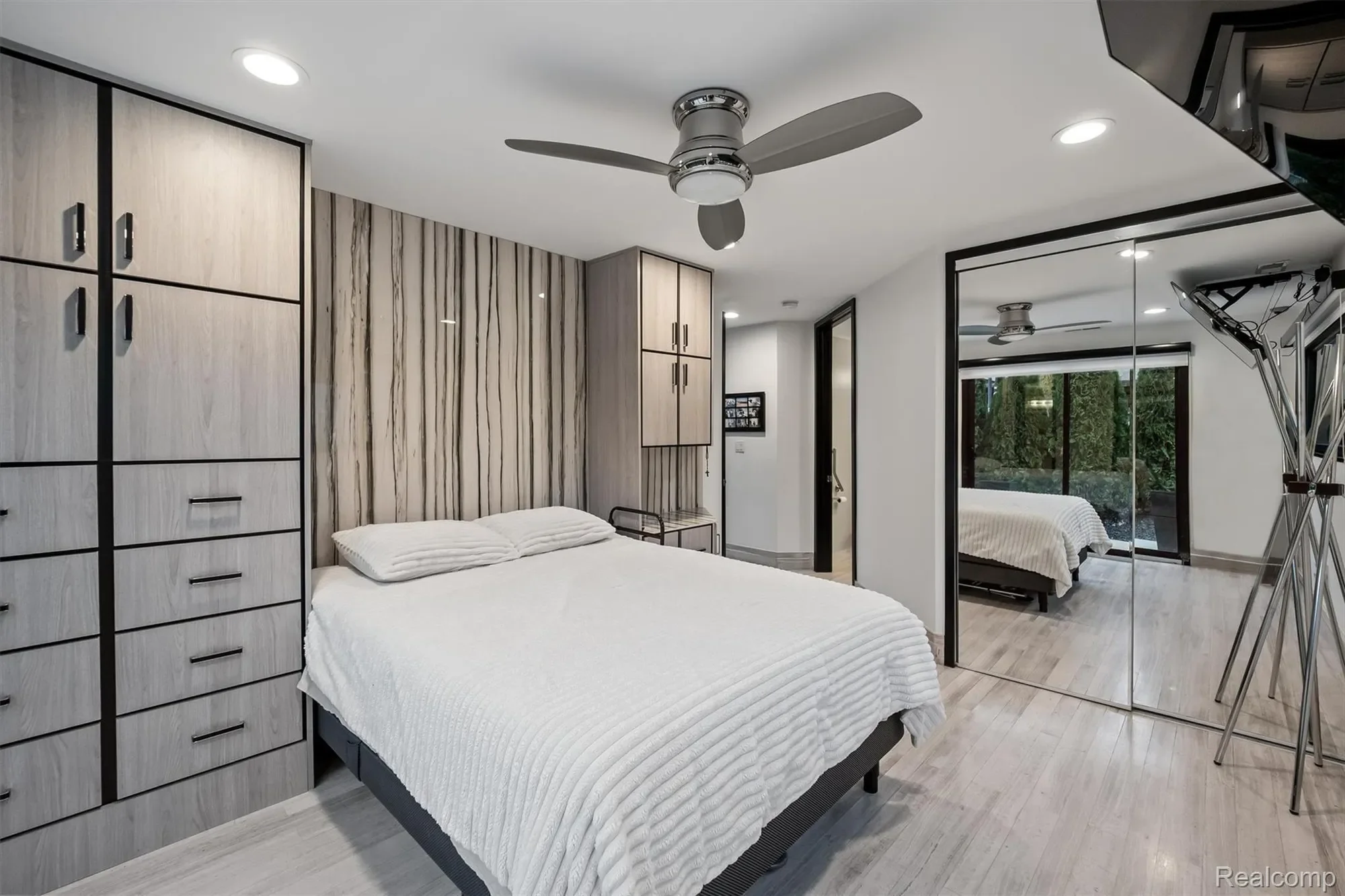 5116 W Bloomfield Lake Road, West Bloomfield Charter Township, MI 48323, Orchard Lake Village, Michigan, United States. - Photo 10