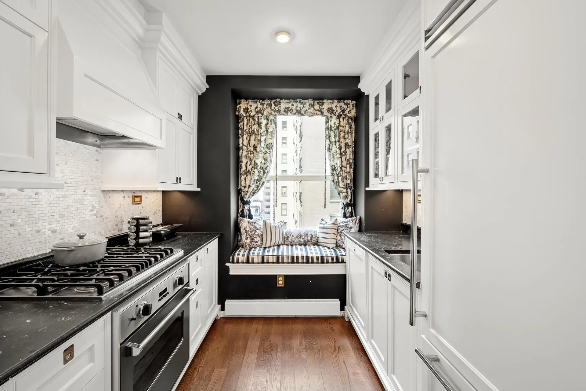 The Plaza Residence, 1 CENTRAL PARK S, New York, New York, United States. - Photo 34