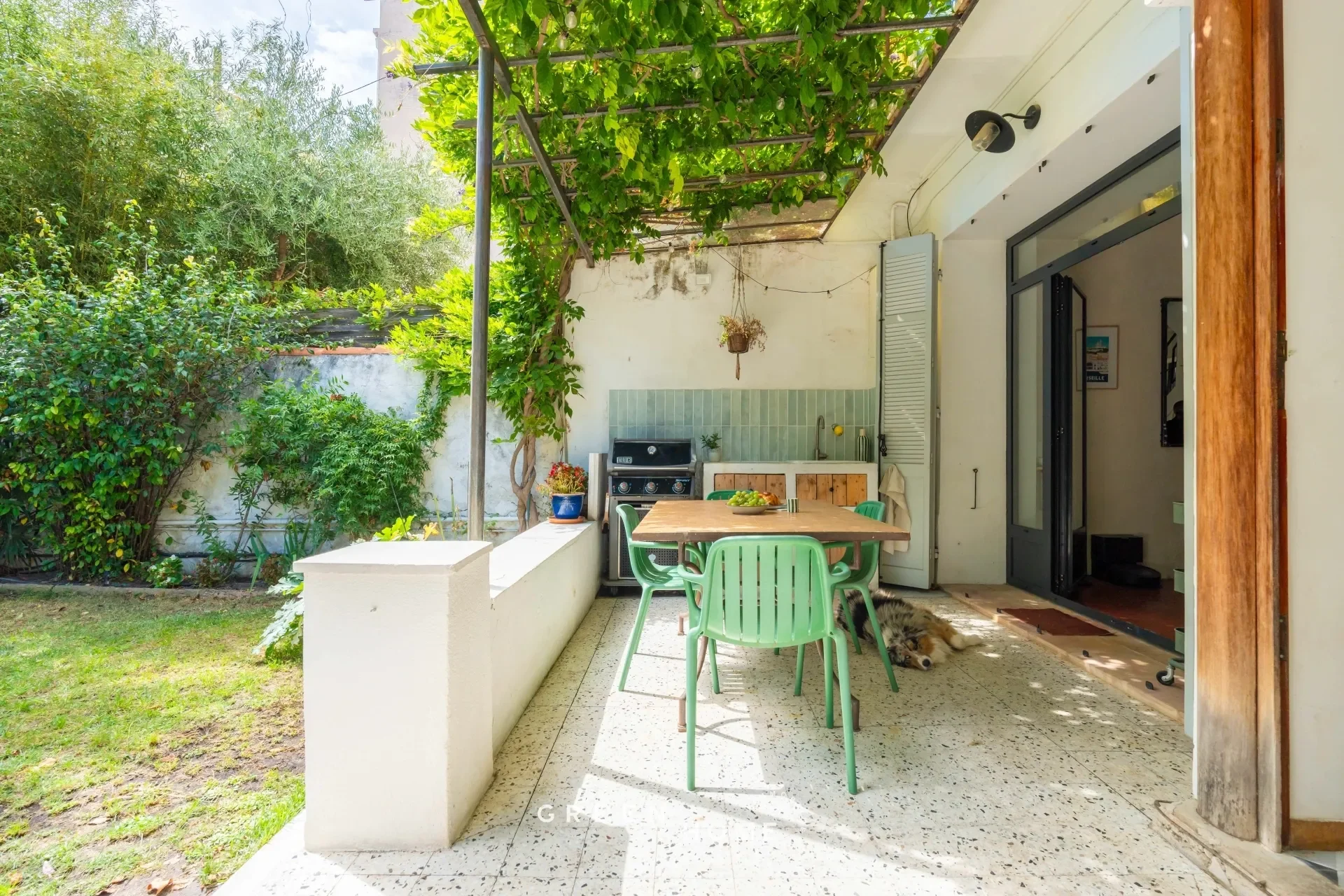 Exterior photo 12