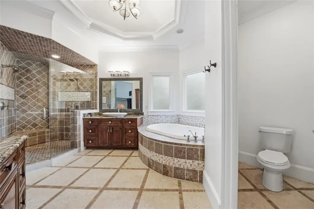 7611 Regency Circle, Sandy Springs, GA 30350, Atlanta, Georgia, United States. - Photo 4