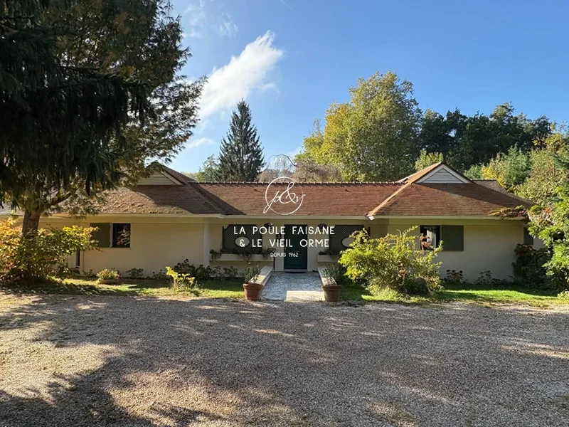 FOR SALE CHARACTER HOUSE IN THE RAMBOUILLET REGION
