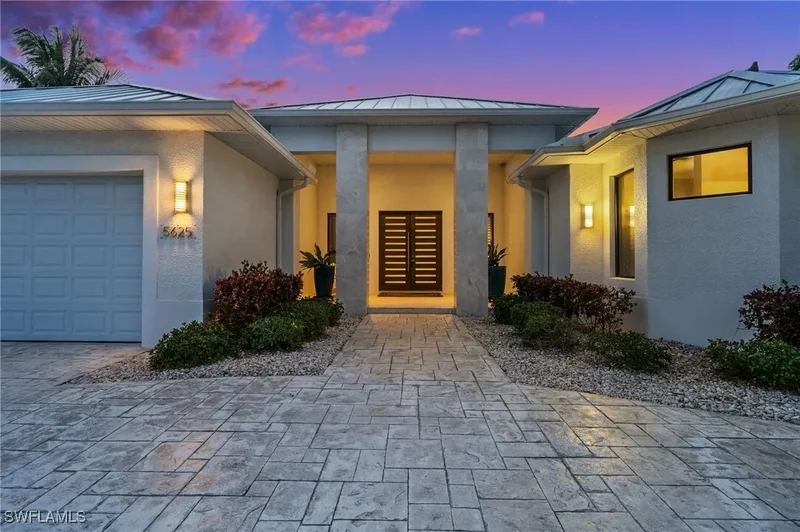 5625 Riverside Drive, Cape Coral, Florida, United States. - Photo 13