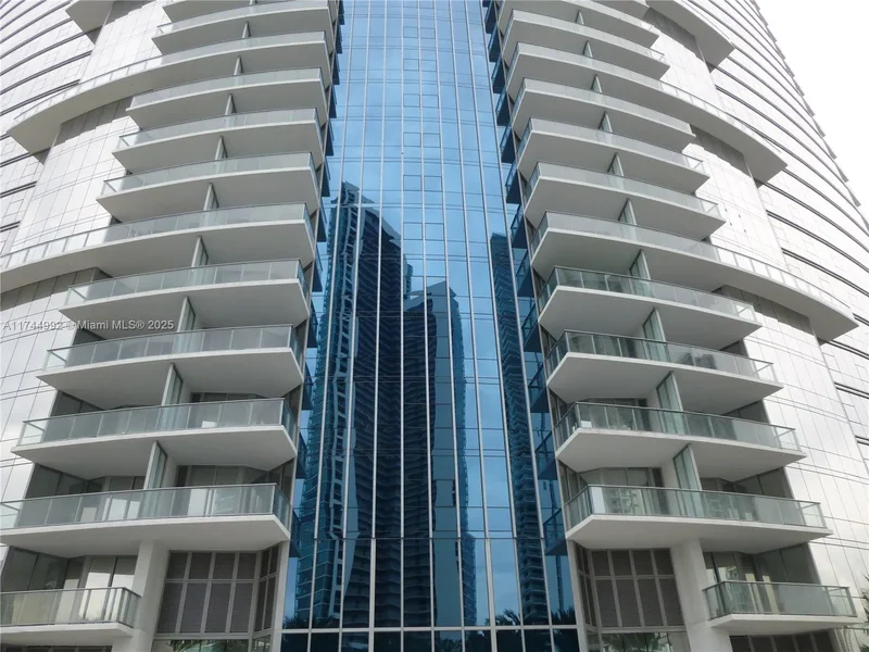 851 NE 1st Ave 2612, Miami, Florida, United States. - Photo 3