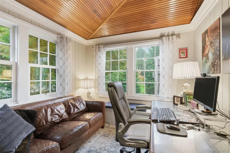 30 Lawrence Lane, Bay Shore, NY, 11706, USA, Bay Shore, New York, United States. - Photo 5