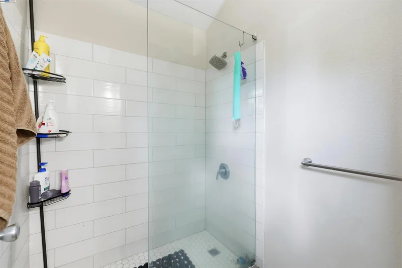 1040 Delacy, Martinez, California, United States. - Photo 48