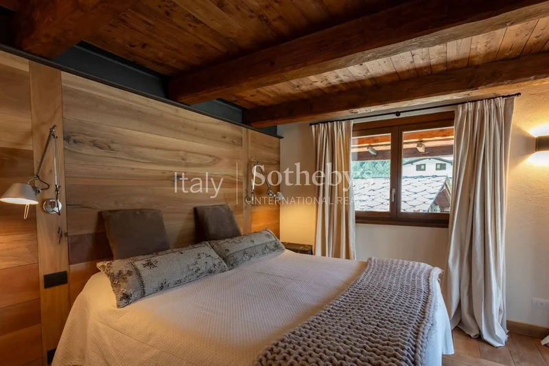 Piazzale della Funivia, Courmayeur, AO 11013, Courmayeur, Aosta, Italy. - Photo 16