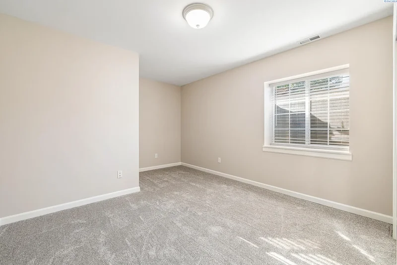 101304 N Billings Ct, West Richland, WA 99353, West Richland, Washington, United States. - Photo 32