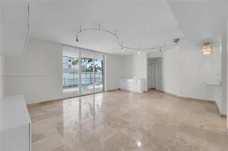 1 Century Ln, Miami Beach, Florida, United States. - Photo 6