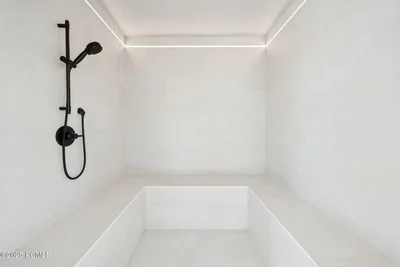 Thumbnail 37