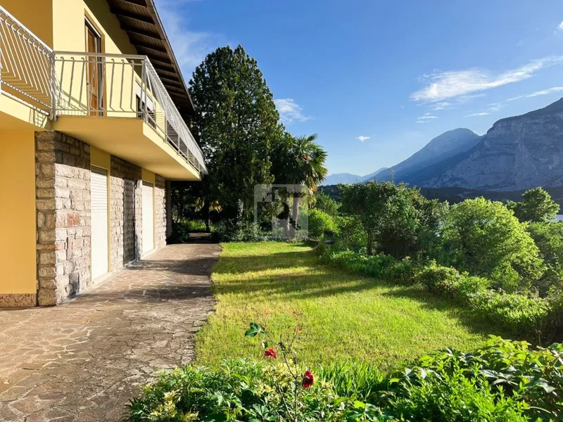via lungolago, Trentino-South Tyrol, Italy. - Photo 10