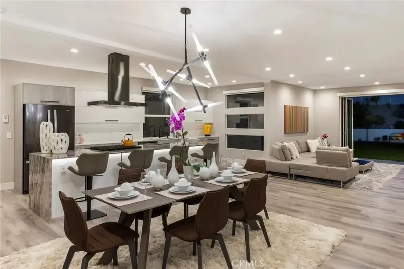 4731 Topanga Canyon Boulevard, Los Angeles, California, United States. - Photo 42