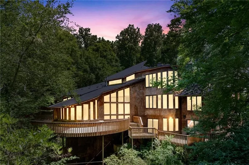 120 Laurel Drive NE, Atlanta, GA 30342, Atlanta, Georgia, United States. - Photo 6
