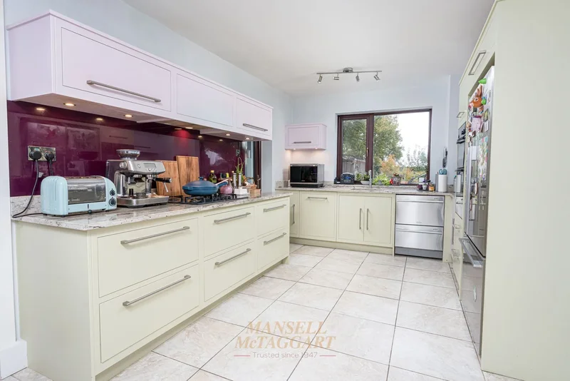 Glenariff Burleigh Lane, Crawley Down, Crawley, RH10 4LF, Crawley Down, England, United Kingdom. - Photo 5