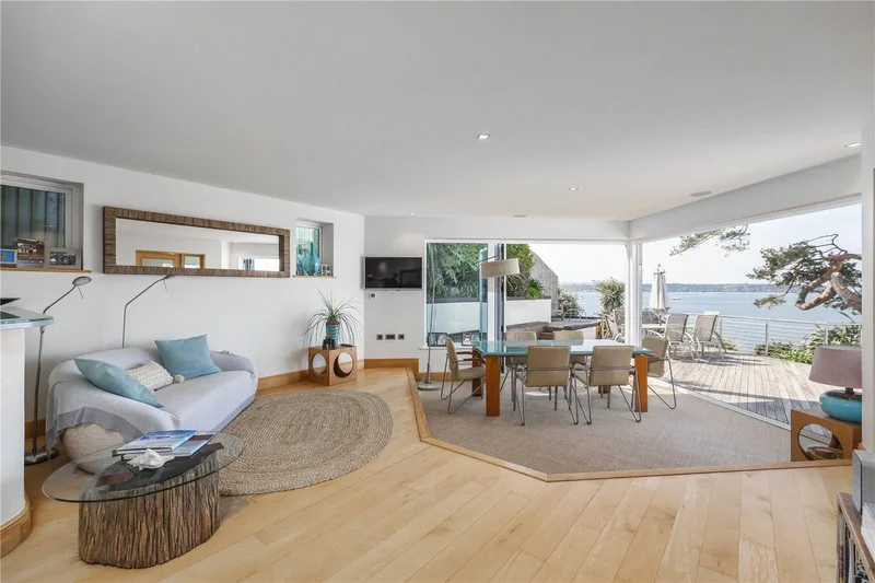 Elms Avenue, Poole, Dorset, Poole, England, United Kingdom. - Photo 12