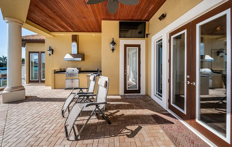 7986 9th Ave S, St Petersburg, FL 33707, St. Petersburg, Florida, United States. - Photo 16