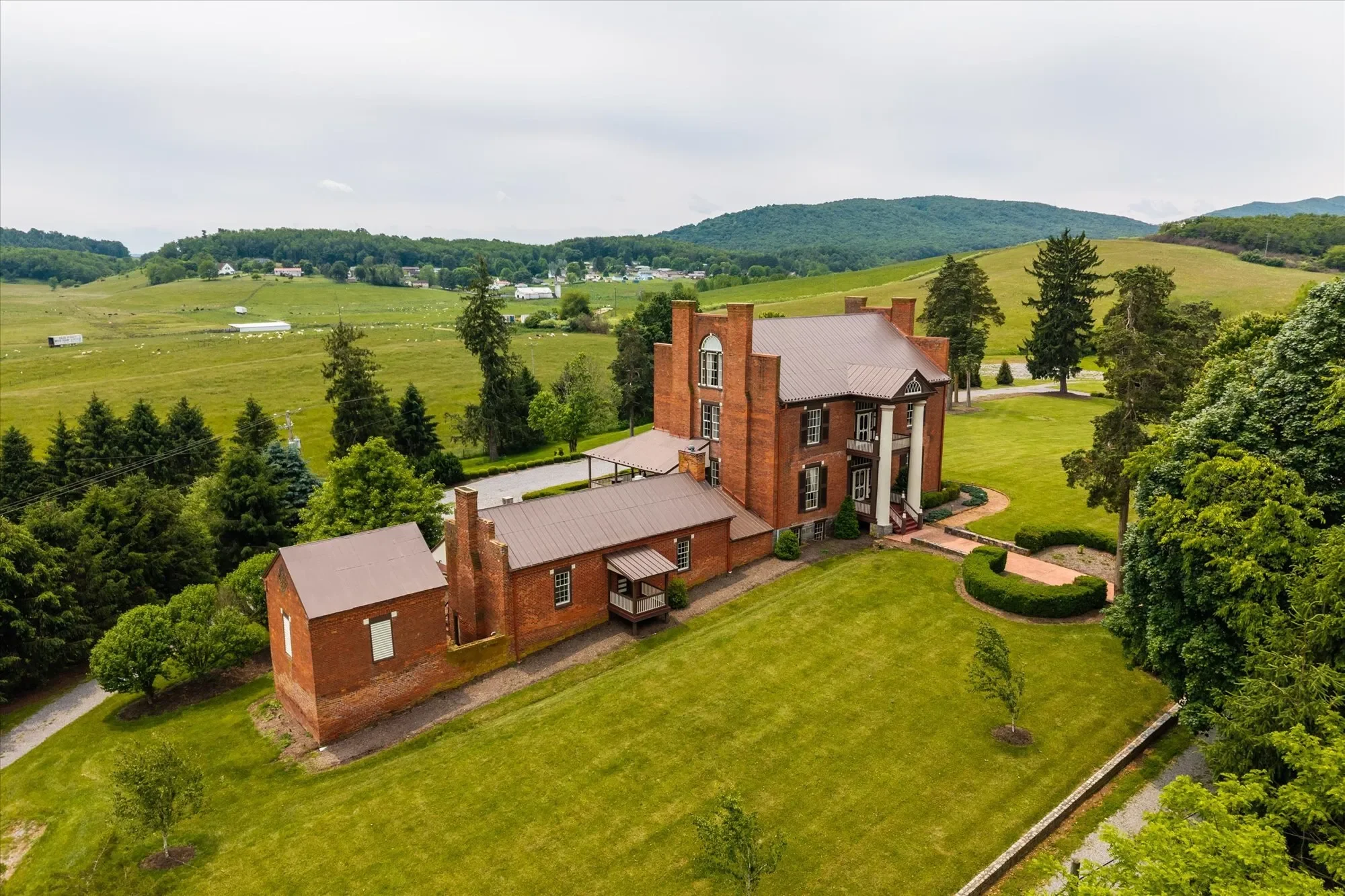 325 Factory Outlet Dr, Max Meadows, VA 24360, Fort Chiswell, Virginia, United States. - Photo 2